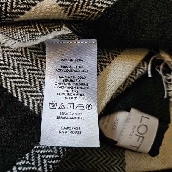 Loft Buffalo Plaid Hooded Poncho - Picture 10 of 10